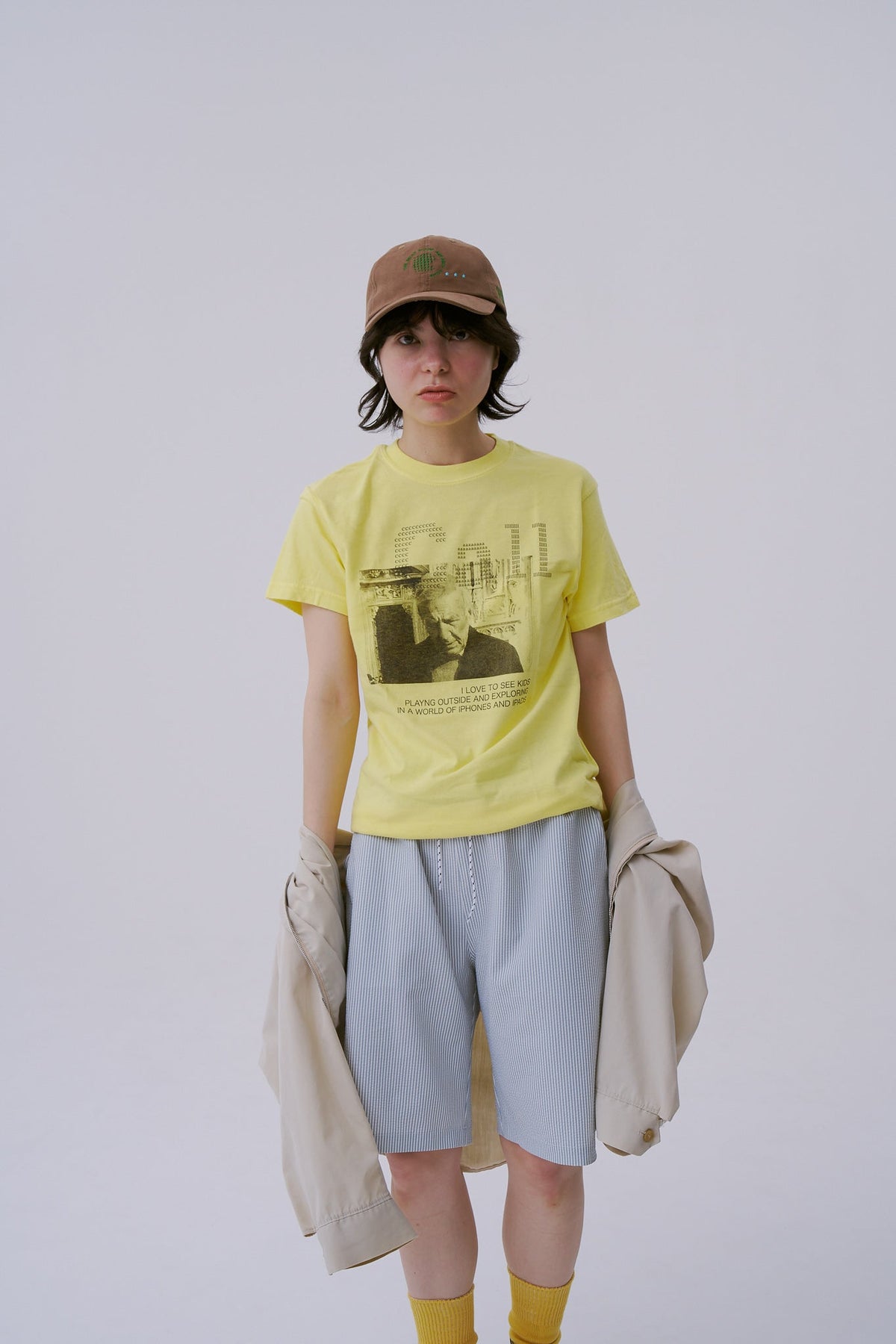 herneon ハーネオン PEBBLE / RED Tシャツ herneon ハーネオン PEBBLE / RED Tシャツ - メルカリ
