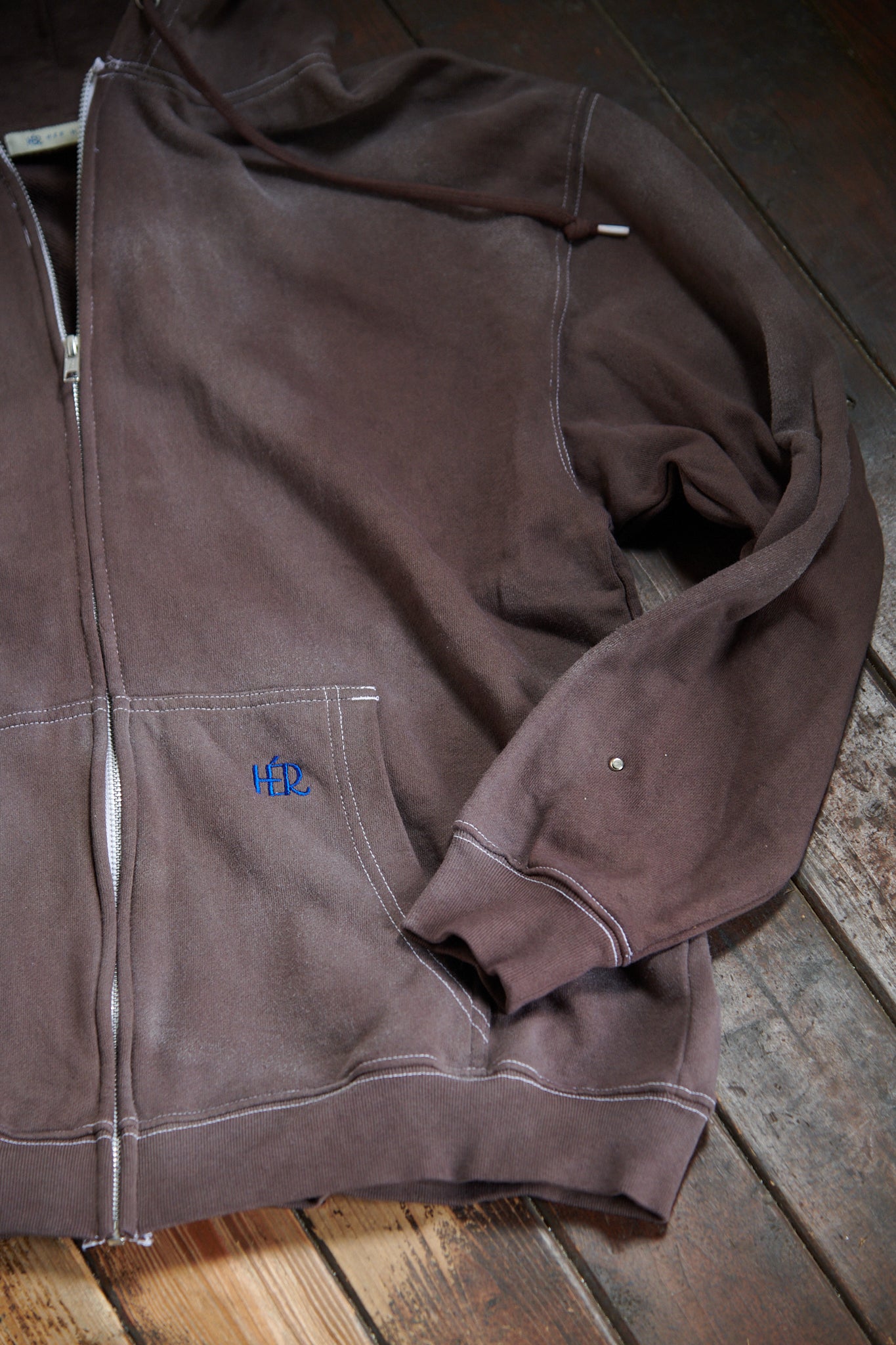 Dyed Zip-up Hoody / Dark brown