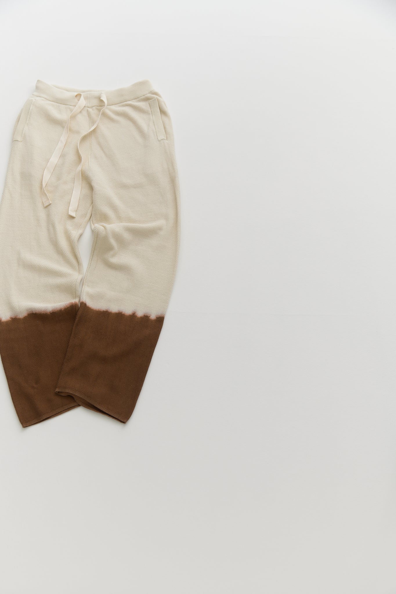 FROSTI / Ivory × Brown