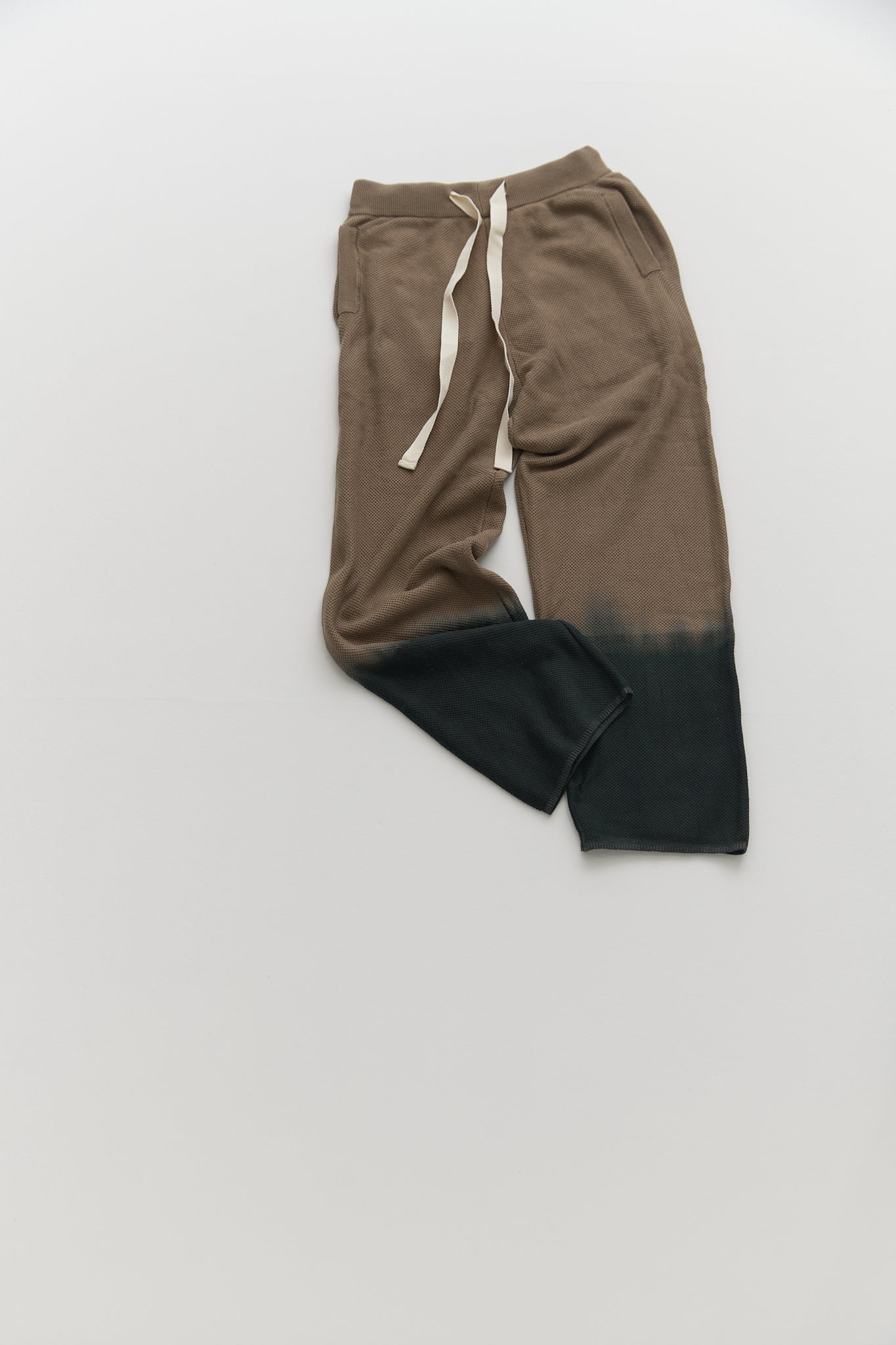 FROSTI / Mocha × Black