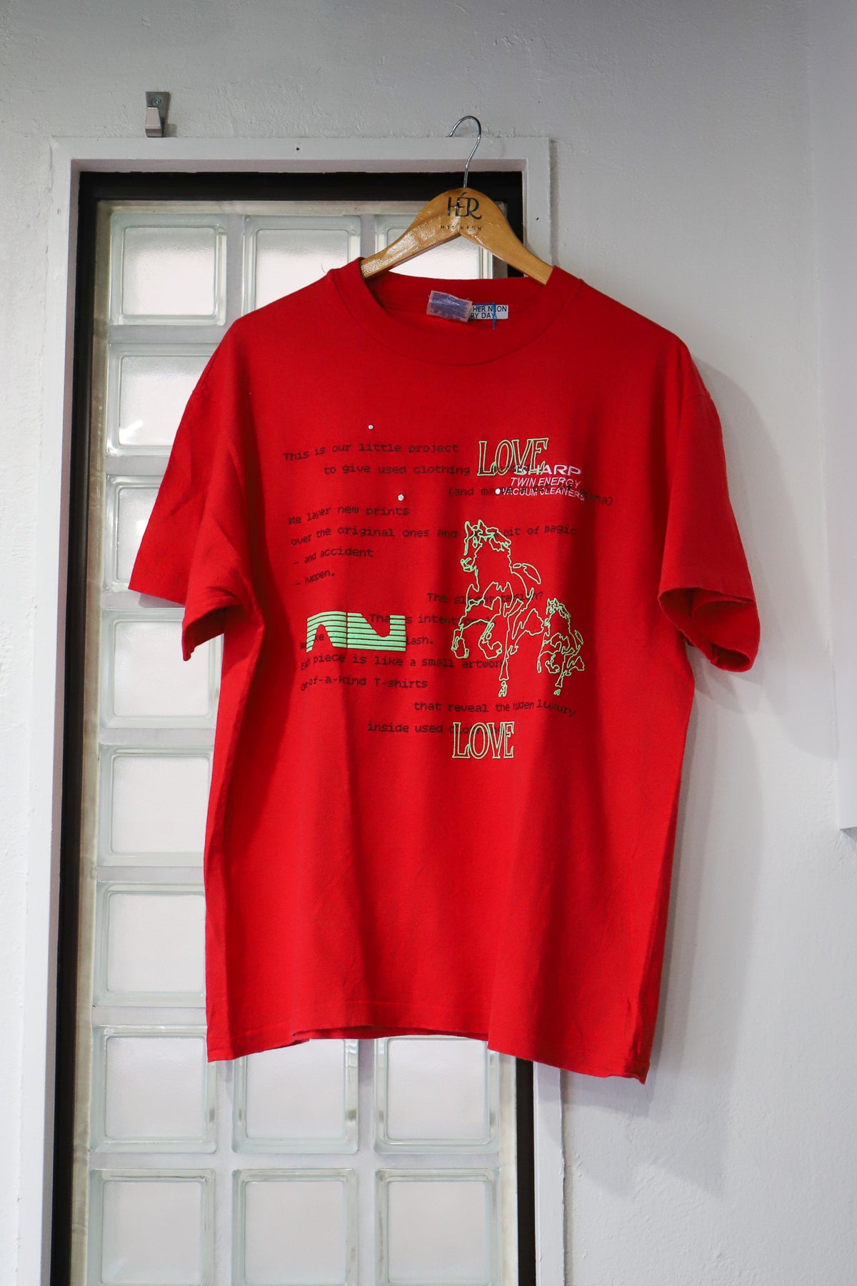 ALL – HER NEON ALL – HER NEON