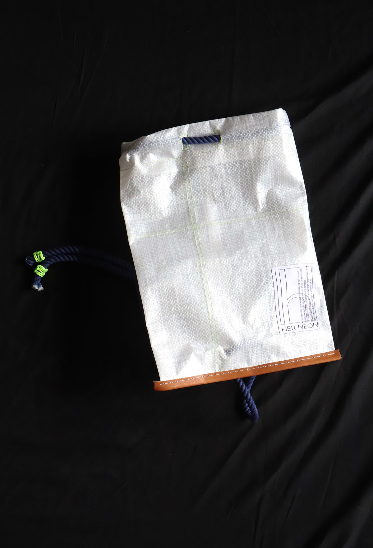 BAG – HER NEON