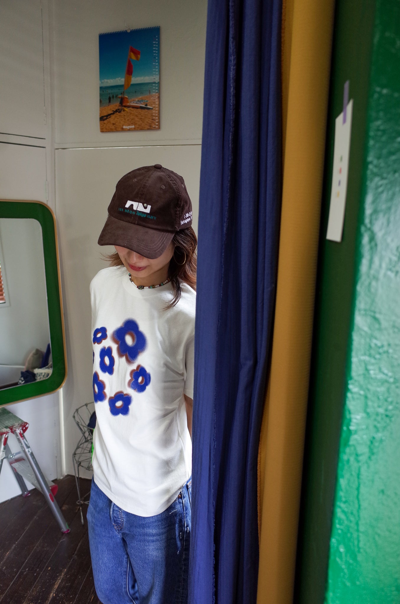 B-EARTH / Off-white